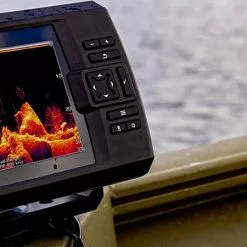 Garmin Striker Vivid 7SV Fishfinder + Transducer